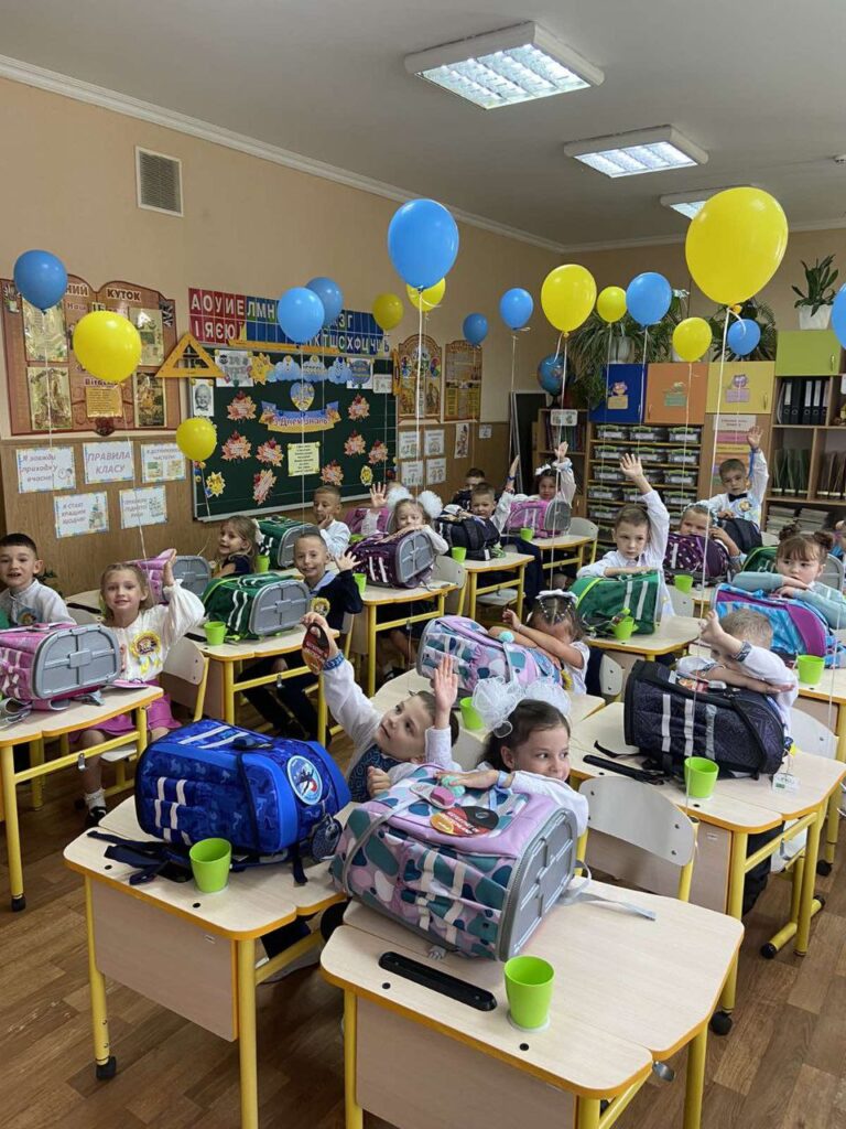 Schulmaterial als Sachspenden für eine Schulklasse in der Ukraine