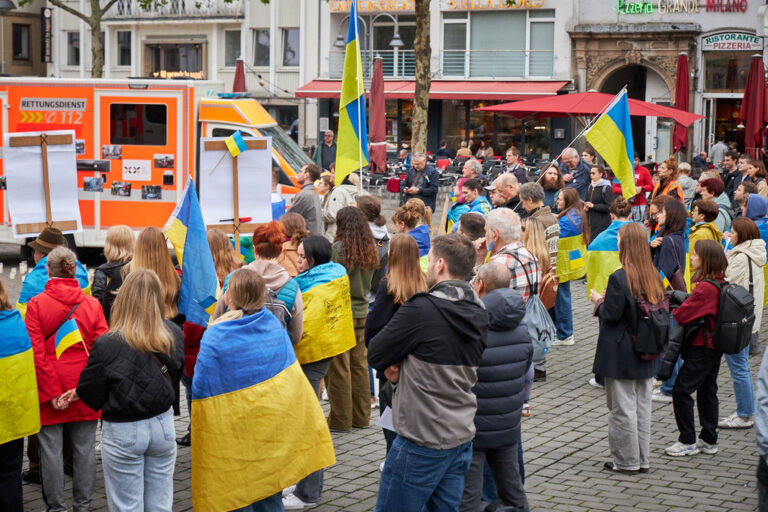 2026.05.07_UA-Mahnwache_Köln27